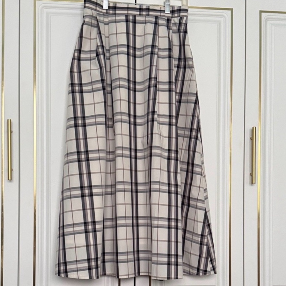 Plaid A-Line Skirt - Black and White - Picture 4 of 4